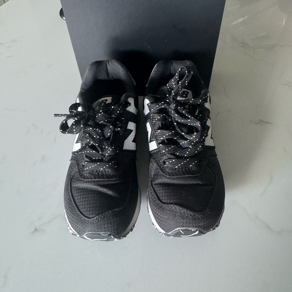 New Balance Black Sneakers Sleek Mesh Upper
